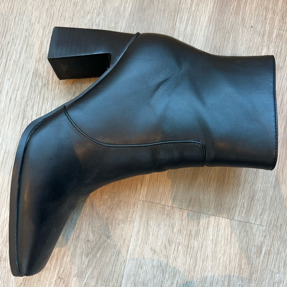 Black ankle high booties - Picture 6 of 7